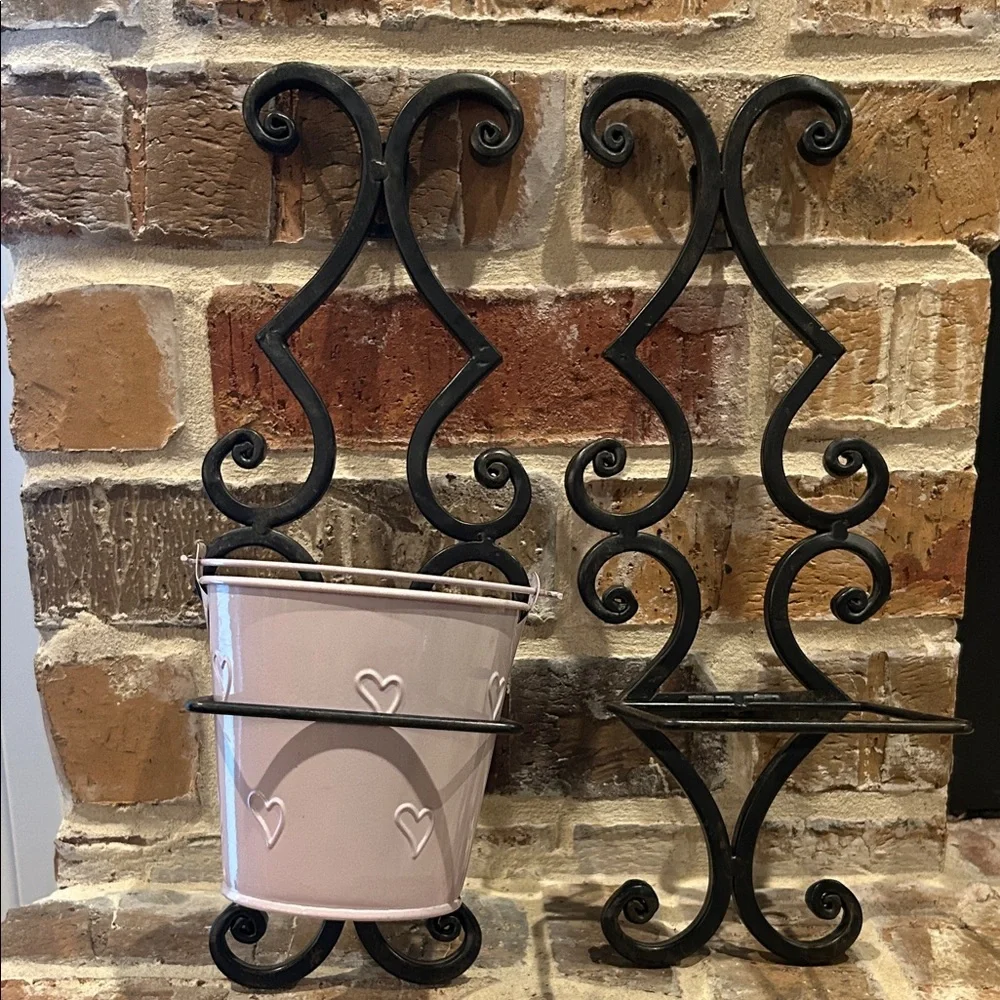 Vintage Elegant Black Wrought Iron Wall Decor Set